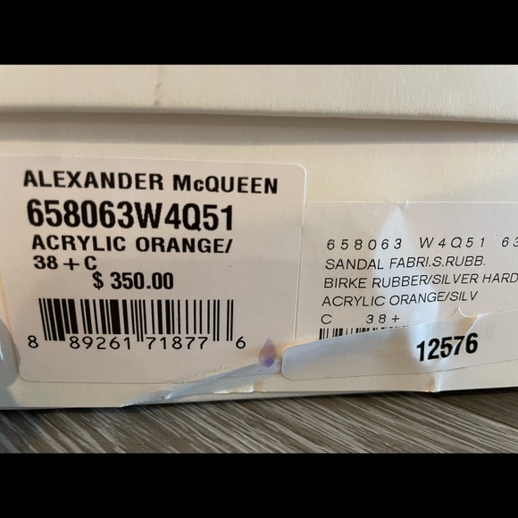 Alexander McQueen oversized slide sandal - Picture 6 of 9